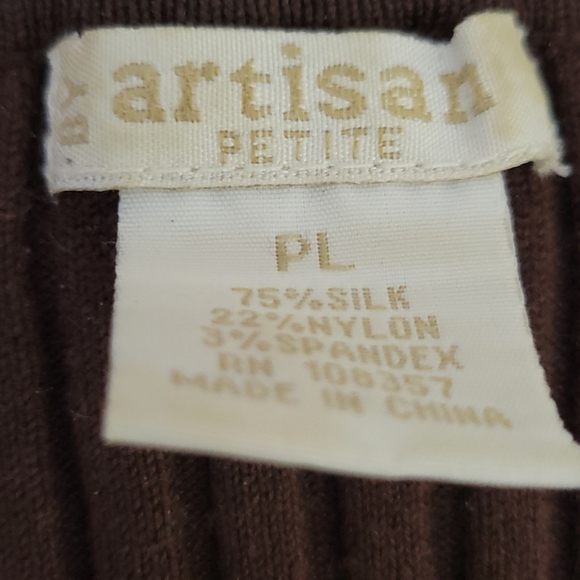 By Artisan Sweater - Picture 2 of 3